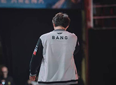 “史一AD”十载传奇落幕：前SKT下路、S赛双冠得主Bang宣布退役！