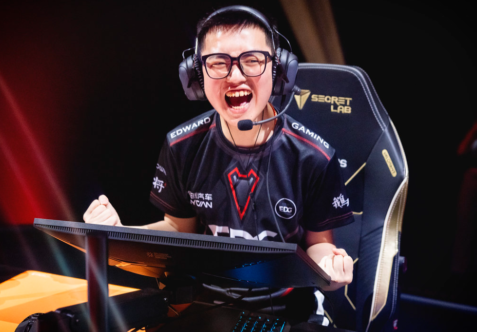 2-1淘汰BLG晋级六强康康冥驹四杀带队获胜，EDG