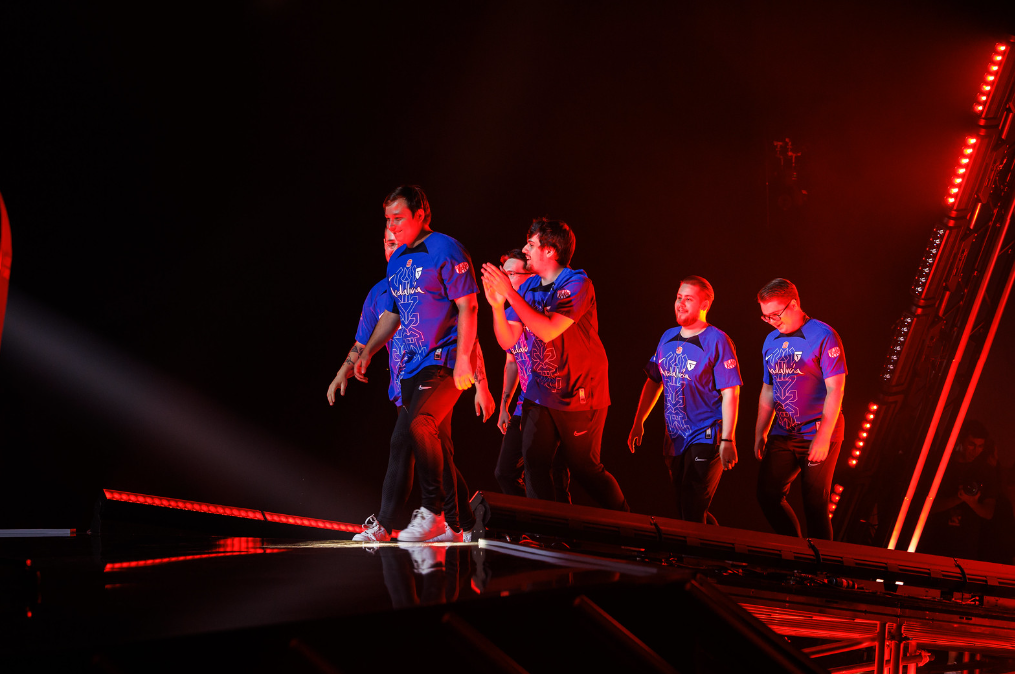 Fit1nho雷兹进攻四杀，GIA2-0淘汰KRU