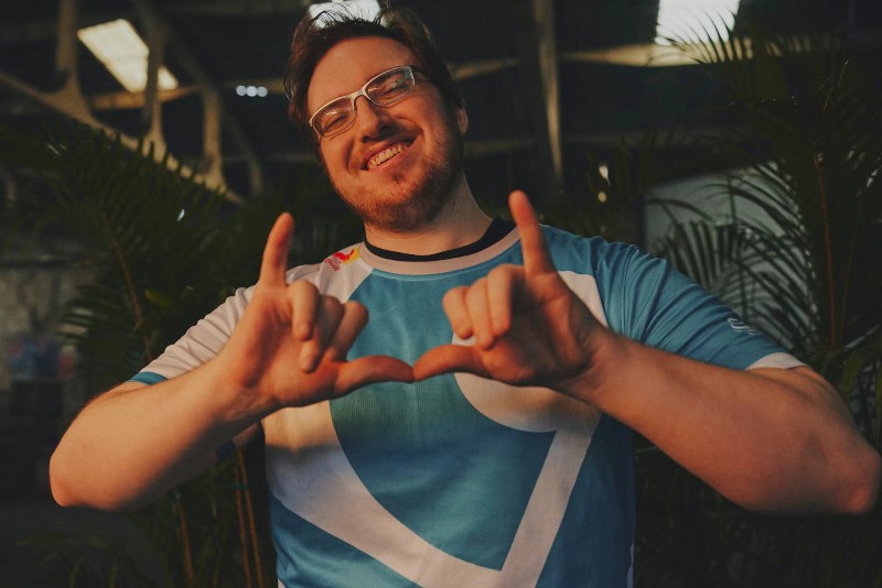 前世界第一yay发文引发热议，疑似加入无畏契约CN赛区战队