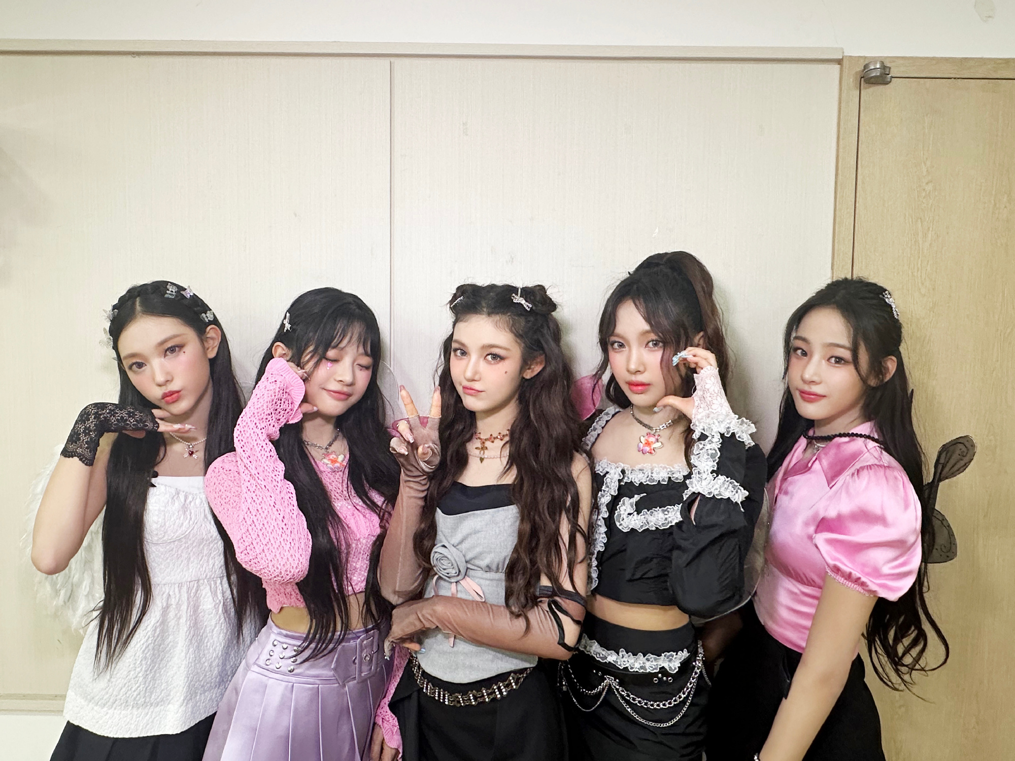 拳头游戏官宣S13主题曲由韩国女子组合NewJeans演唱