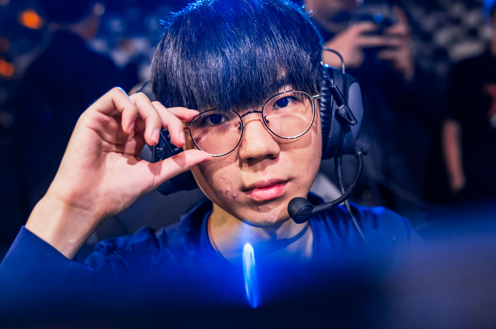 2比0击败R7拿下开门红Junjia大树前期节奏“带飞”三路，PSG