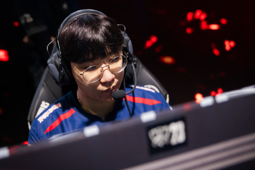 Ruler卡莎极限操作将队伍“盘活”，JDG3-1击败KT晋级四强