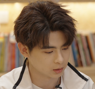 《马上有酒局》携老中青三代FPS顶尖选手来到西安茯茶镇对传统文化的积极探索