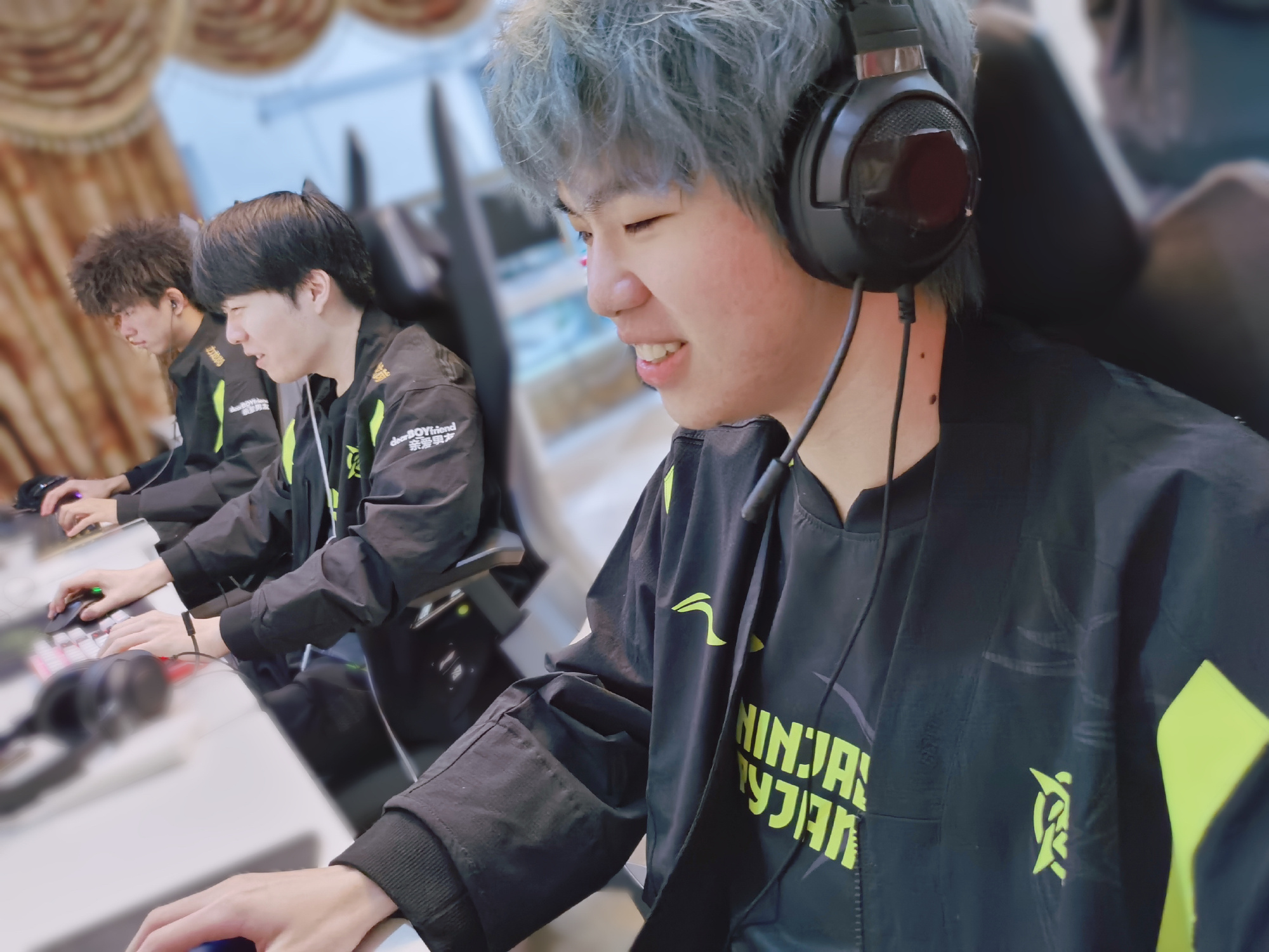 Photic卡莉丝塔开局三杀主宰下路，NIP战胜AL拿到德杯A组首分