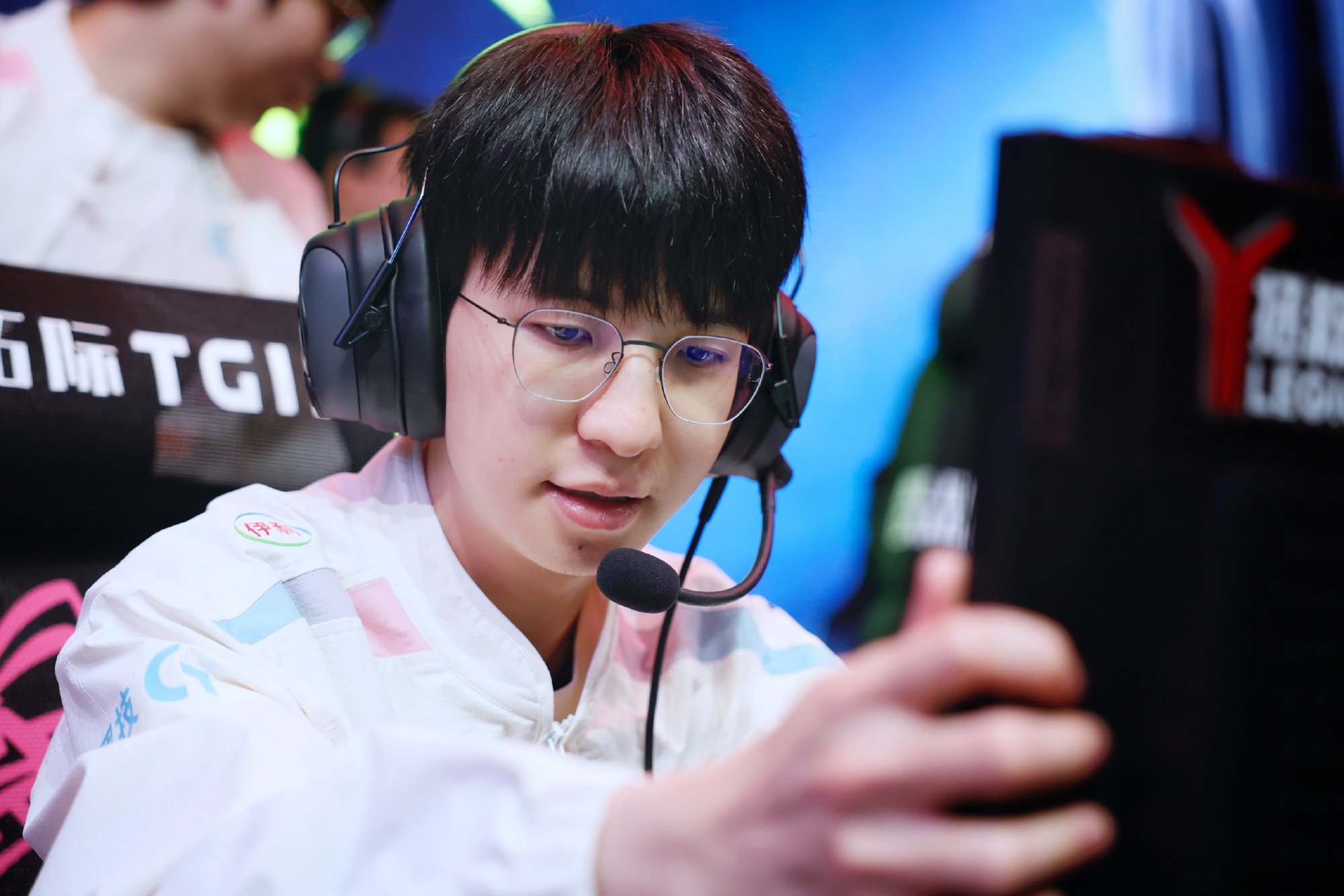 Elk三局比赛称霸下路，BLG3-0击败NIP晋级德杯决赛