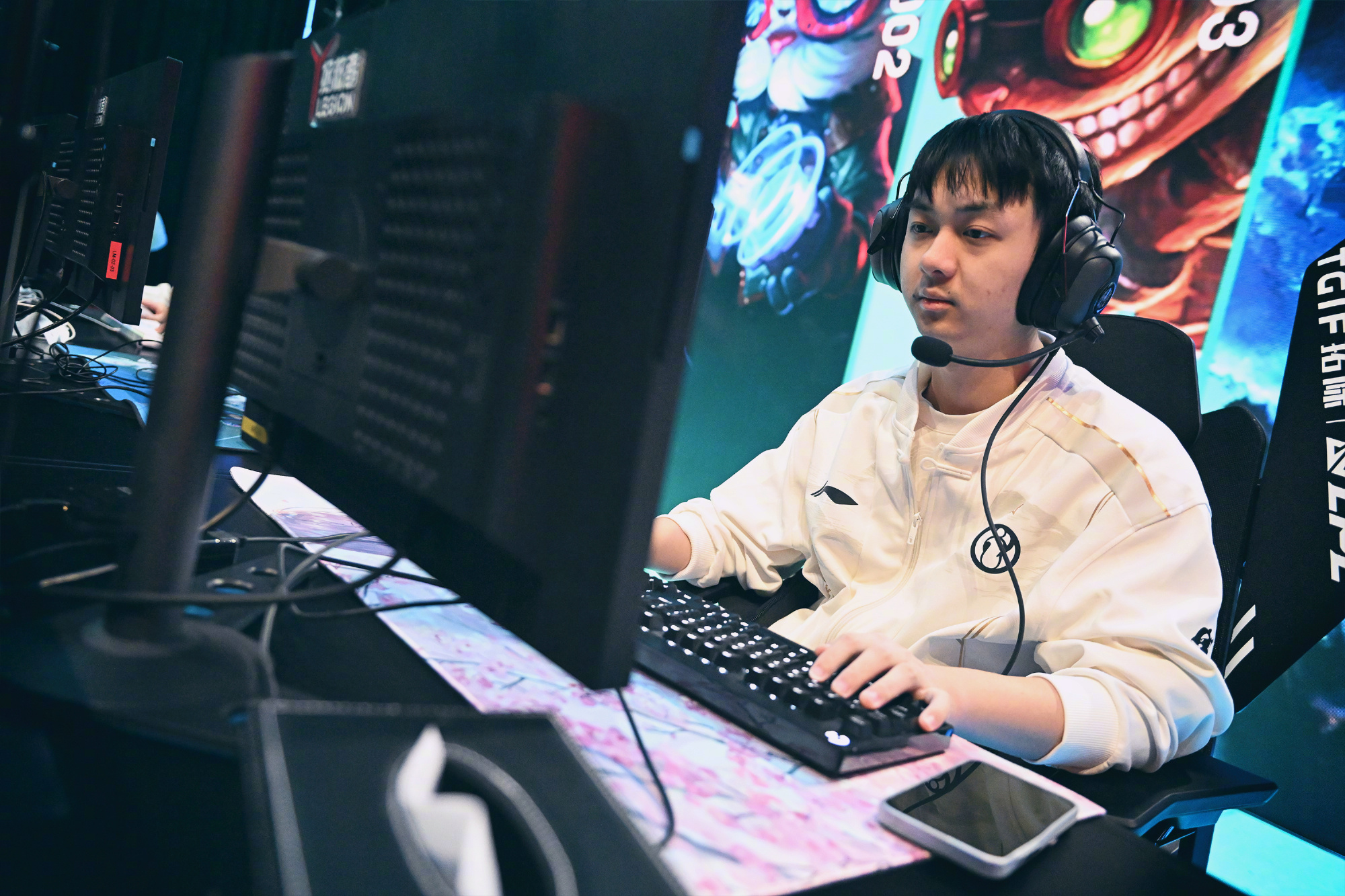 IG战胜UP引发粉丝热议：下路选手表现一般，经理回应轮换质疑