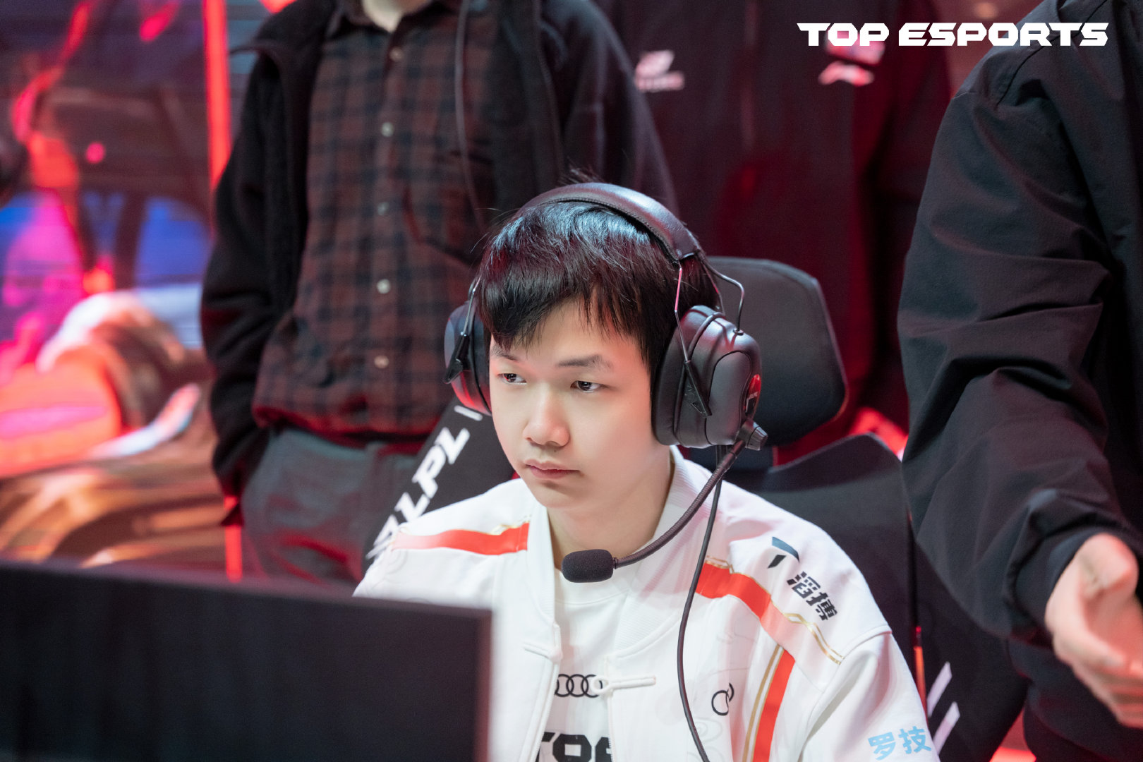 Creme读书阿卡丽强势凌厉轻松超神，TES2-0轻松碾压EDG