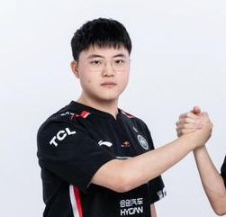 EDG完成光速斩杀，Leave进入替补席！观众怀念Uzi