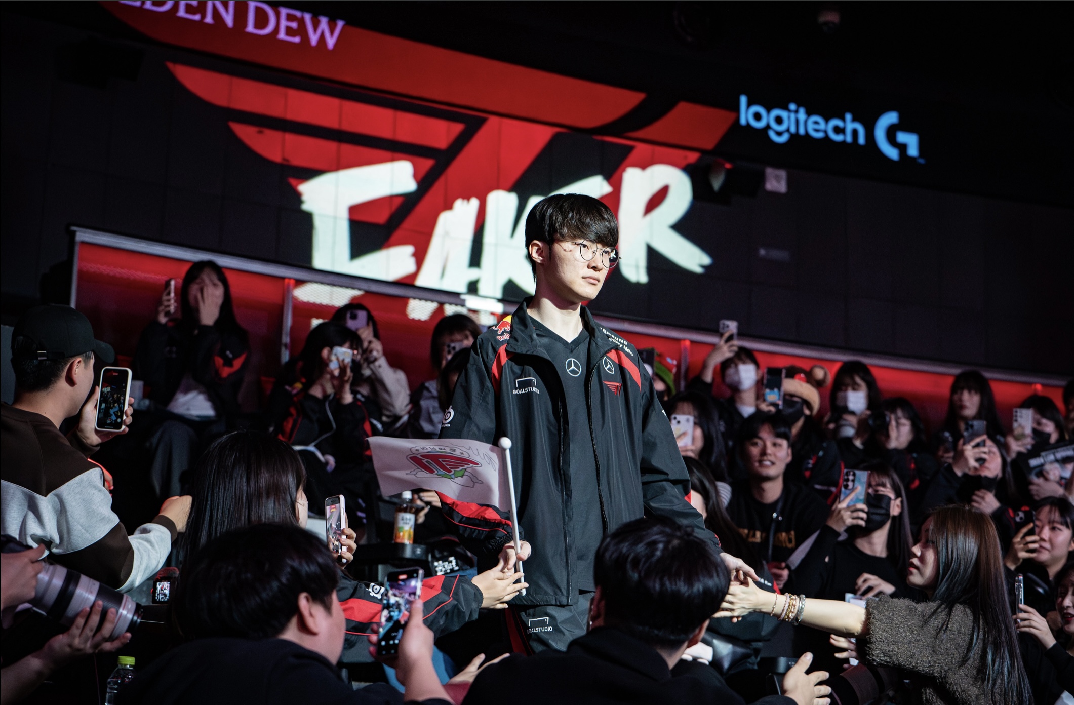 T1选手Faker：为之前输比赛所找的借口向HLE道歉！