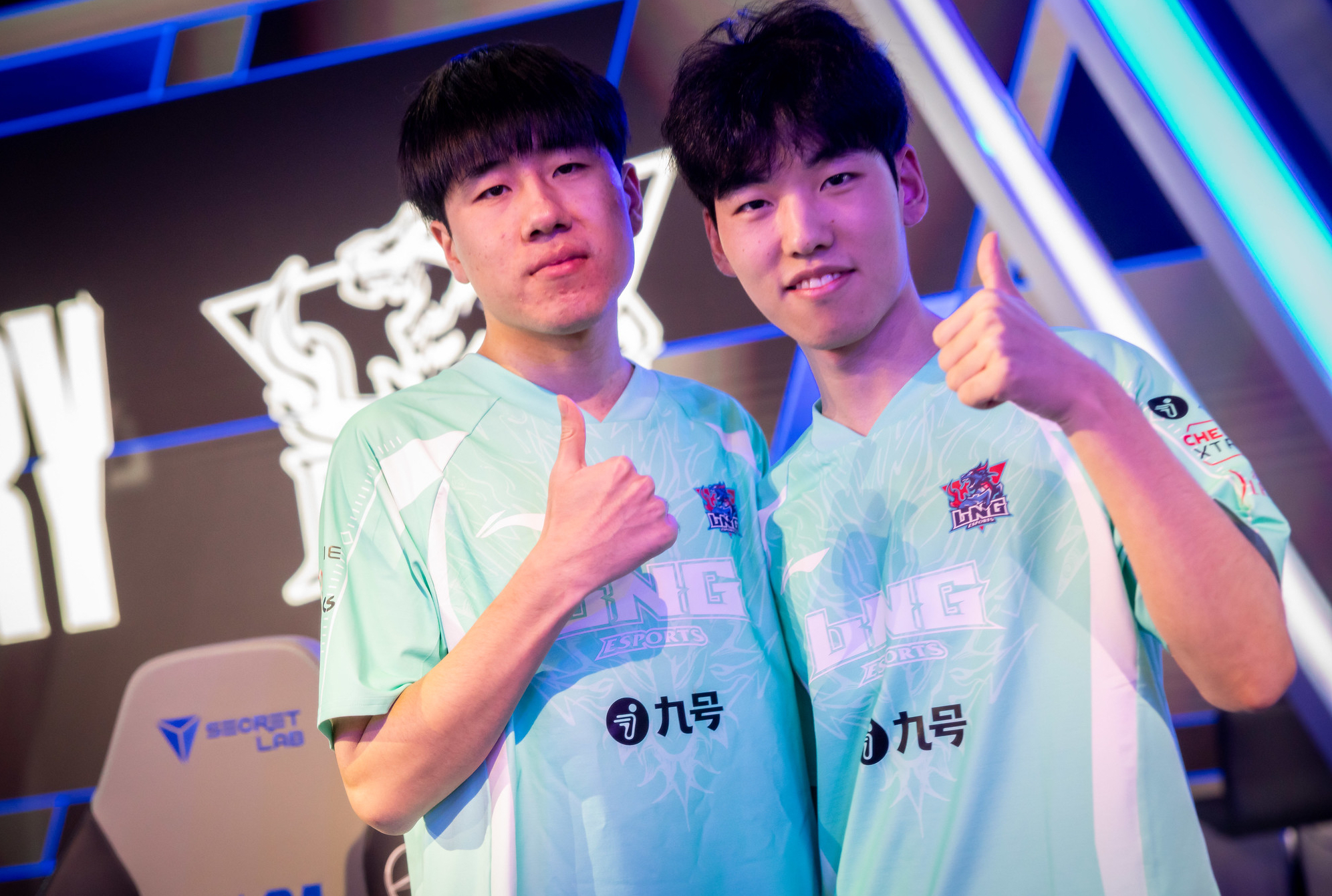 GALA卡莎精准索敌势不可挡，LNG2-0击败DK晋级S14八强