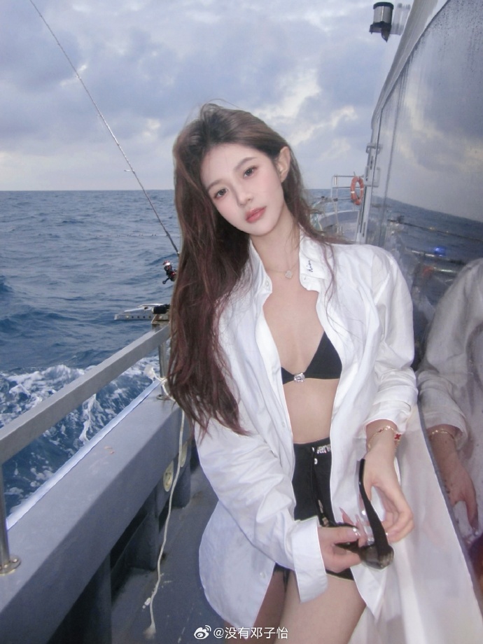 Zeus直播道出冠军皮肤选择虎娘日报：云顶全新小小英雄类型曝出