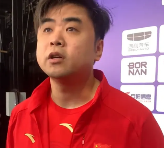 虎娘日报：云顶之弈澳门公开赛即将开赛JieJie离队发文感谢EDG