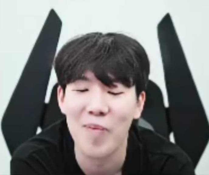 T1老板直言Doran很优秀虎娘日报：官方透出圣堂级皮肤升级讯息