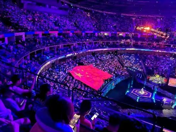 《英雄联盟：云顶之弈》系列游戏全球玩家累计已突破3亿人！