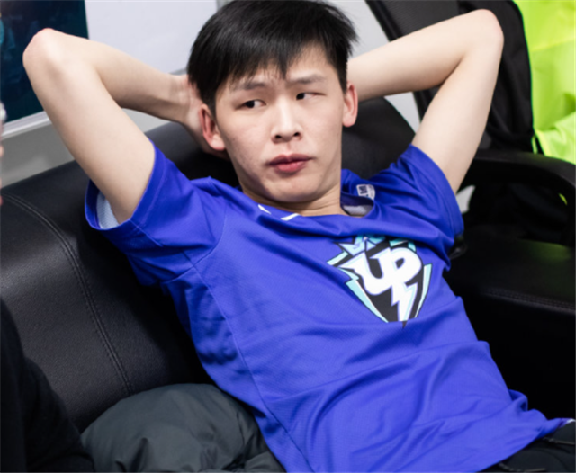 BLG力压WE状态回暖虎娘日报：全新圣堂莫德凯撒皮肤上线