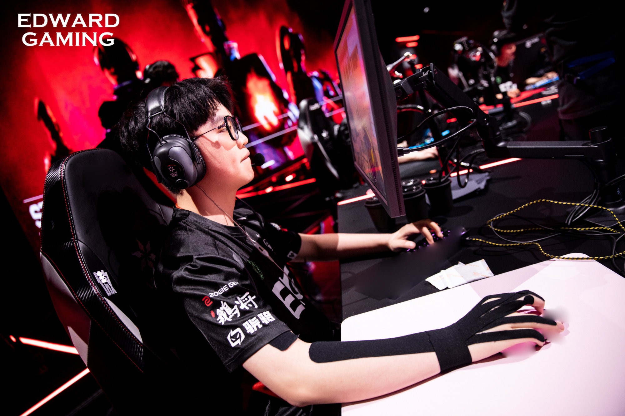 2-1淘汰DRG挺进四强康康经典冥驹前压锁定胜局，EDG