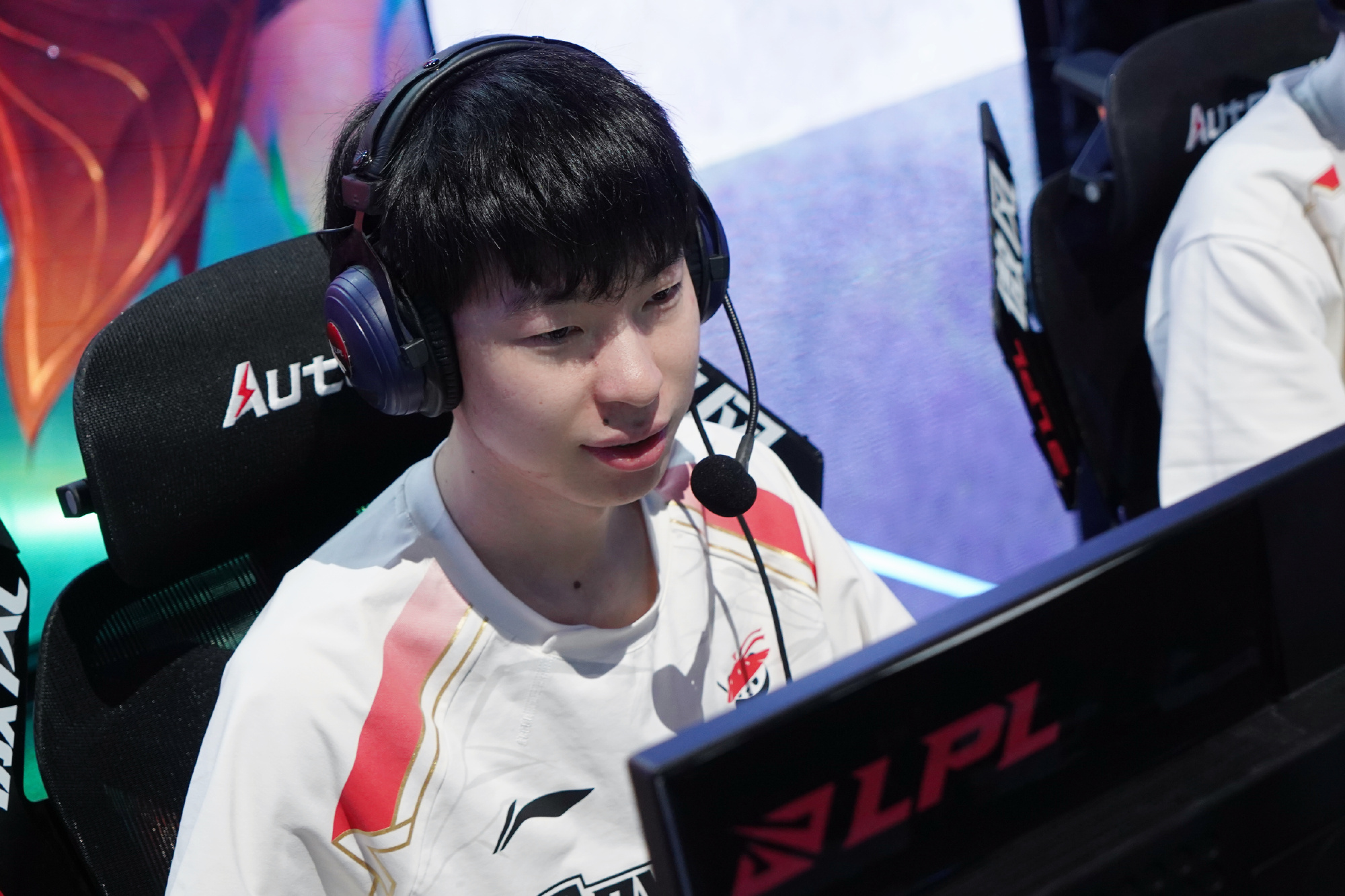 3-2击败BLG挺进决赛拿到MSI门票Hope金克丝罪恶快感轻取三杀，AL