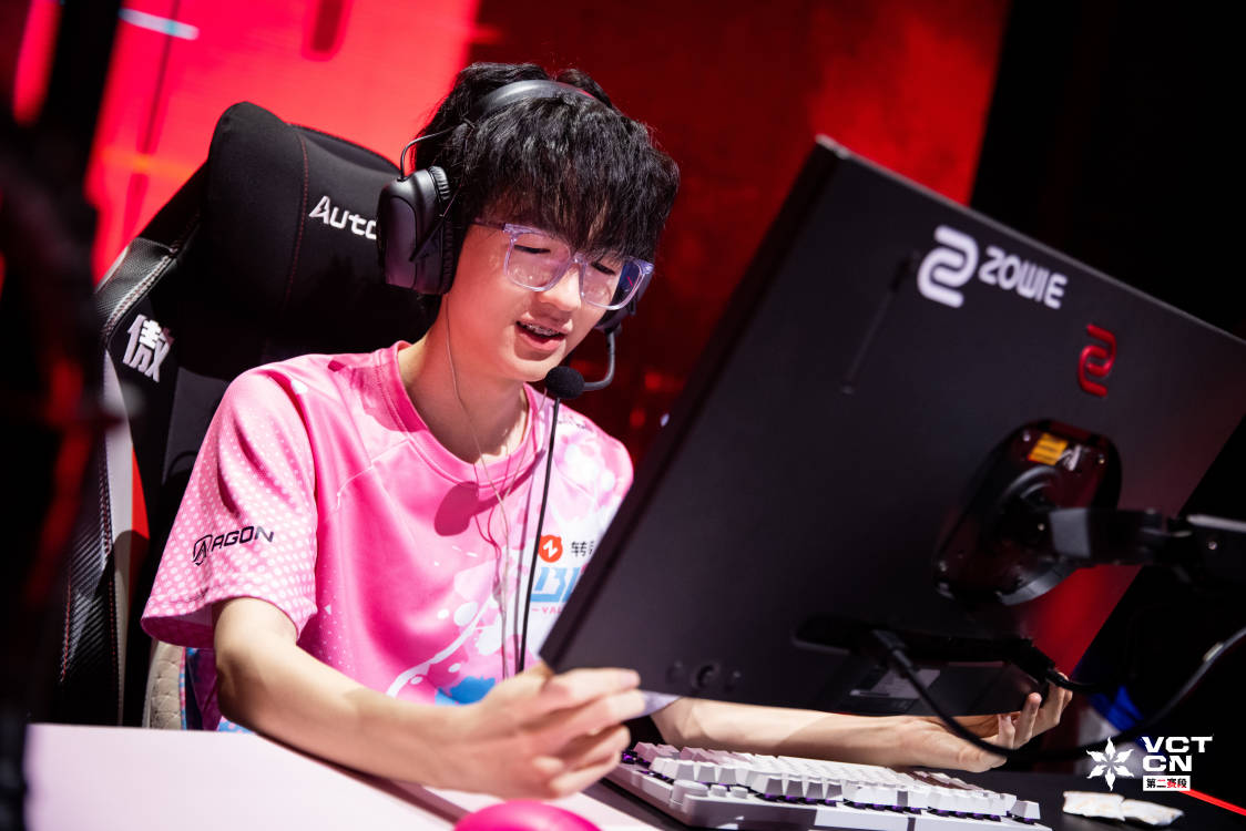 小K火力全开上演四杀时刻，BLG力克TYL锁定冠军赛名额