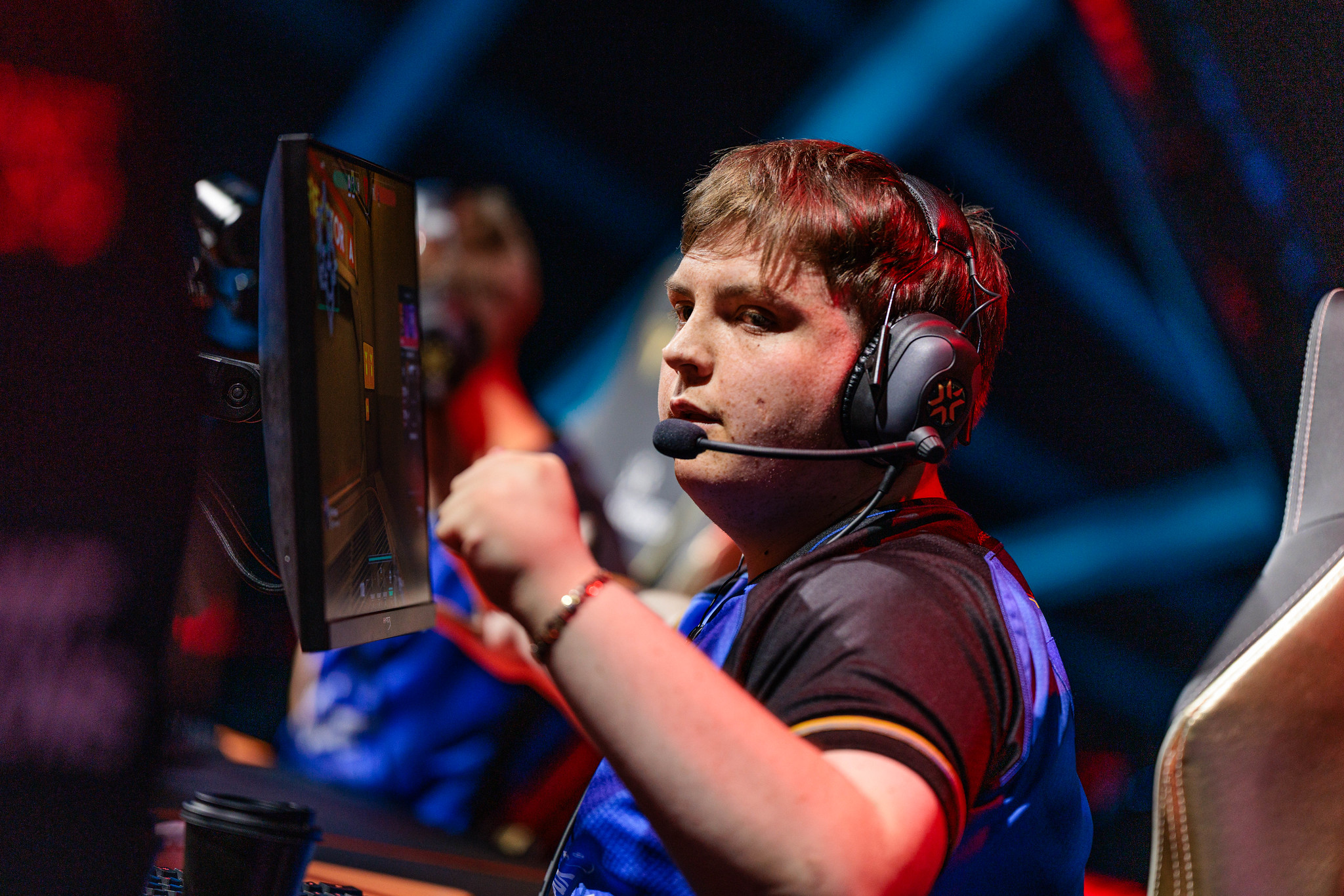 0-2不敌GX惨遭淘汰至暗时刻！Viva全力发挥难以获胜，XLG