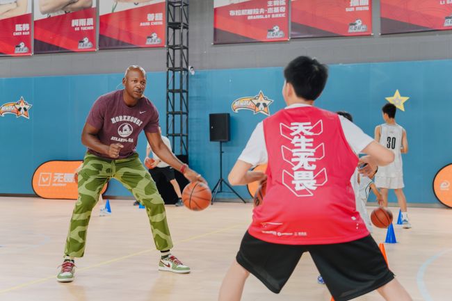 无畏契约携手NBA中国共同支持青少年篮球运动公益教育发展